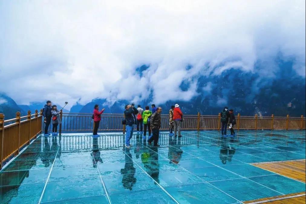 暢游云南，這12條經(jīng)典路線不能錯(cuò)過(guò)！——  邂逅雪域圣境，醉心云海奇觀