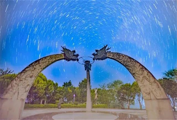 云南傳媒公司：星空入夢(mèng)，璀璨墨江！