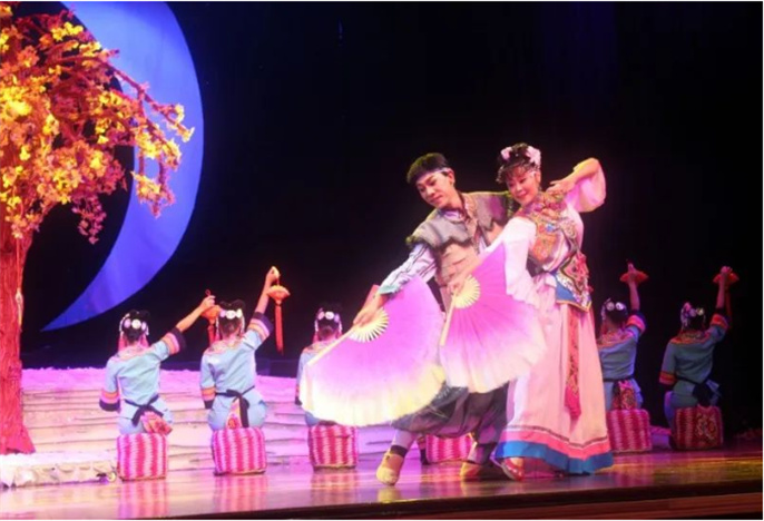 去看大理藝術(shù)之花，彌渡花燈劇