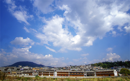 云南展臺(tái)設(shè)計(jì)中眾多企業(yè)及工廠為什么會(huì)選擇烤漆工藝？