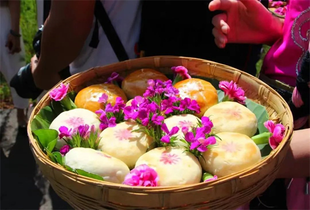 云南旅行社 云南旅游 云南特產(chǎn) 云南伴手禮 樂(lè)享舌尖上的云南——鮮花餅