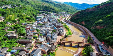 云南公司團(tuán)隊(duì)活動(dòng)策劃,云南公司策劃活動(dòng)，楚雄旅行社:三分詩意七分秋，古鎮(zhèn)幽情韻自稠。這個(gè)秋天來楚雄逛古鎮(zhèn)吧！