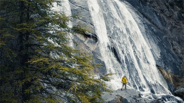 云南旅游,云南旅行社,云南團(tuán)建公司,云南策劃公司,云南會(huì)議會(huì)展,怒江旅游,怒江旅行社,怒江團(tuán)建公司,怒江策劃公司,怒江會(huì)議會(huì)展：用暑假余額去看怒江奔騰飛瀑如練